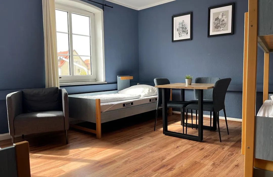 Blue Doors Hostel KTV-1
