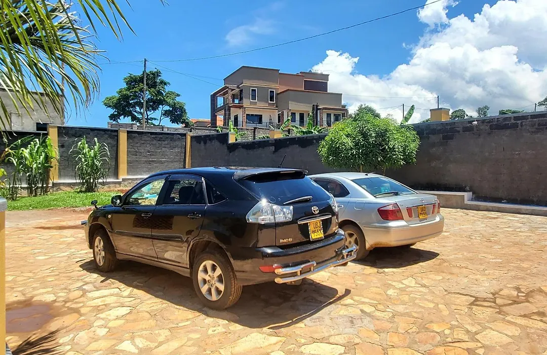 Gorilla Tours And Travel Africa Ltd-1