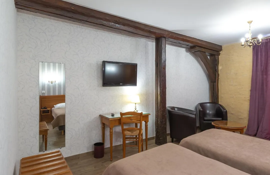 Logis Hotel De La Cloche-1