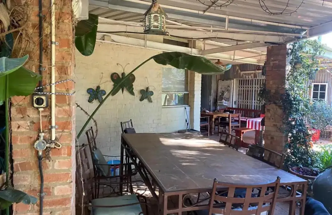 Paljas En Kandas Guest House-1