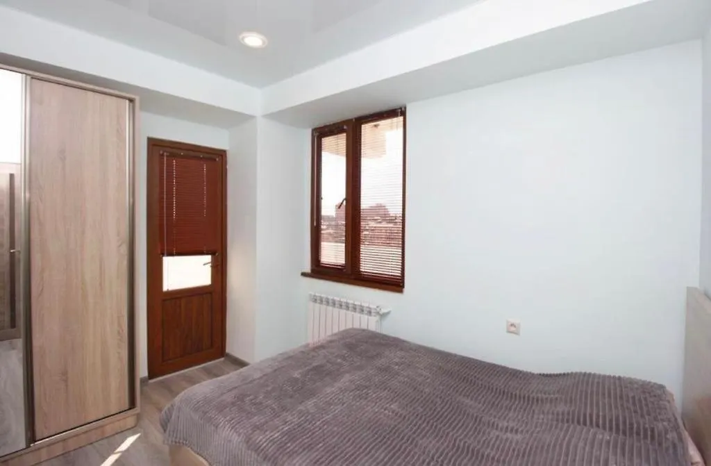 81. Appartaments In The Center Of Yerevan With A Balcony-1
