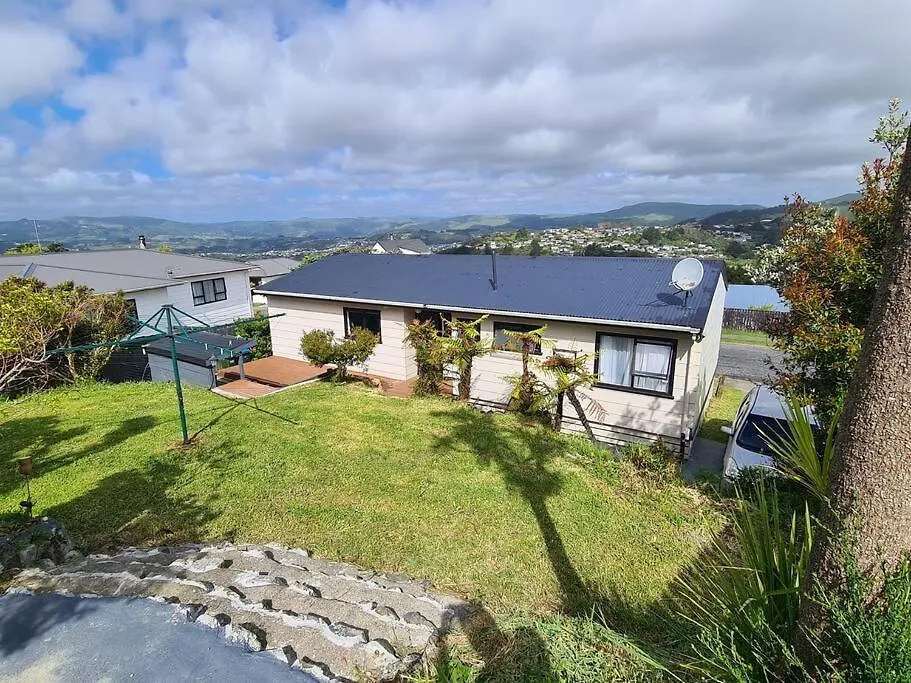 Hilltop Blue Sky House-1