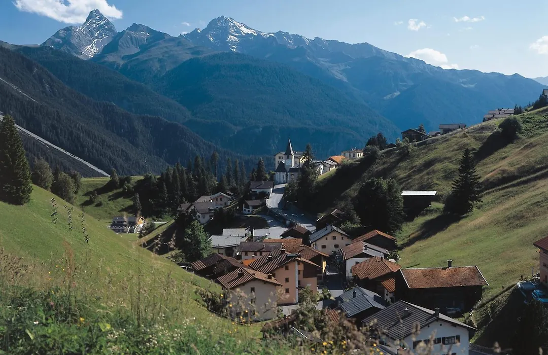 Boutique-Hotel Garni Bellevue Davos Wiesen-1