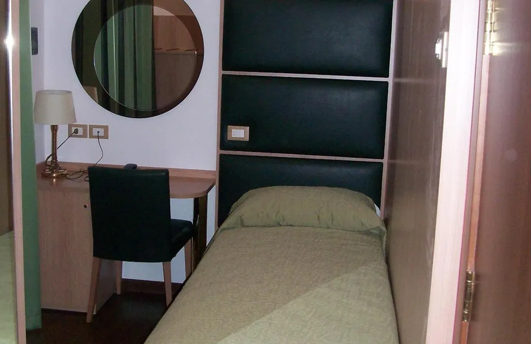 Hotel Mondial-1
