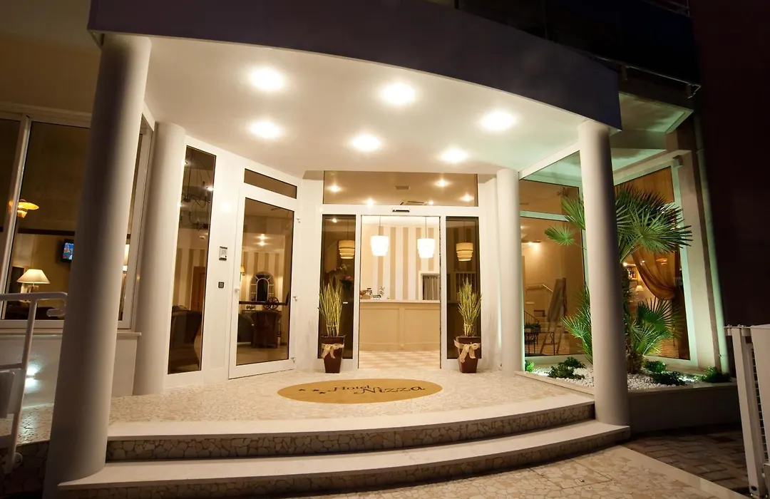 Hotel Nizza Frontemare Superior 3 Stelle-1