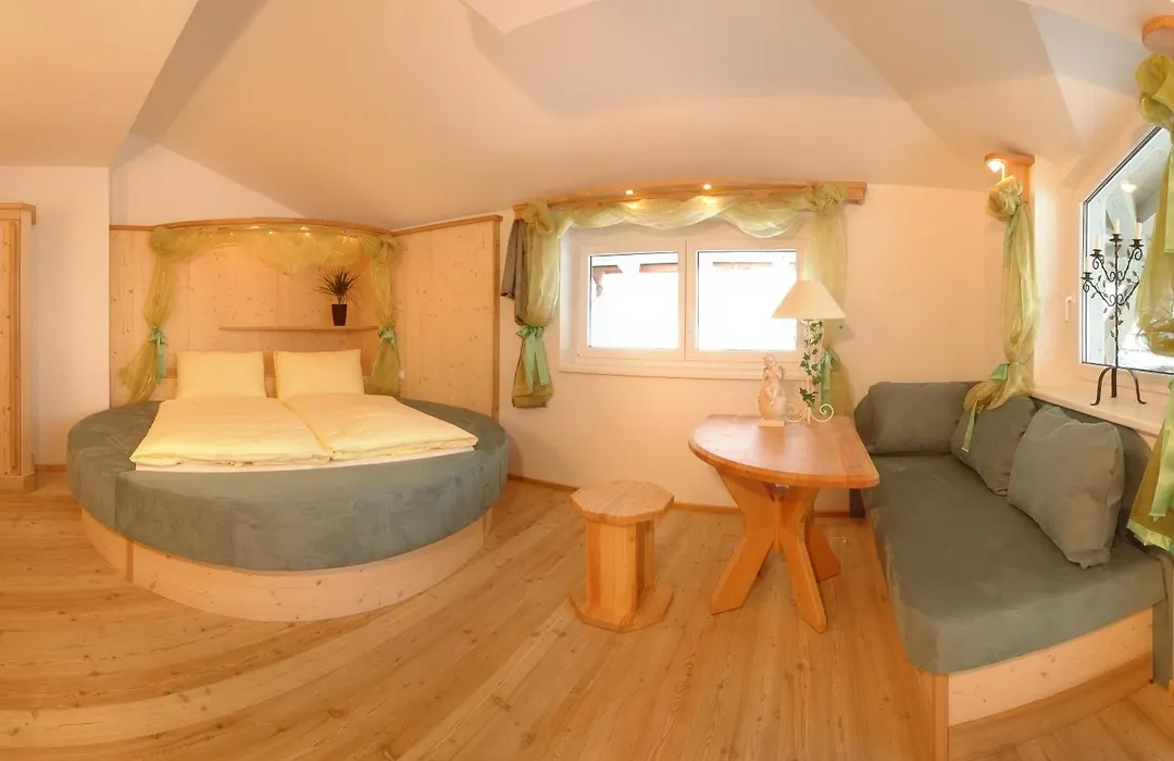 Bed&Breakfast Landhaus Strasser-1