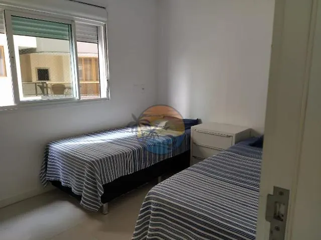 Apartamento No Centro De Bombinhas Com Vista Ao Mar - Ao Lado De Comercio Em Geral-1