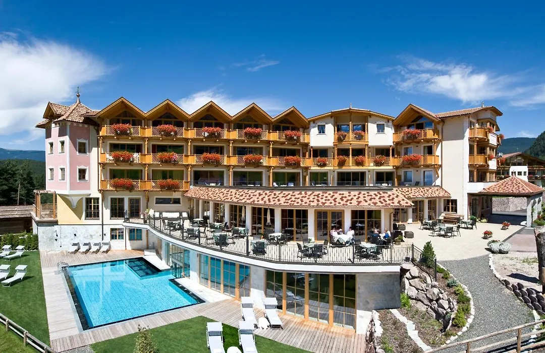 Hotel Chalet Tianes - Alpine Relax-1