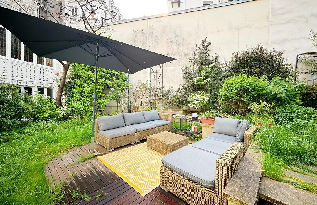 Grand Appartement Avec Jardin Privatif A Paris-1