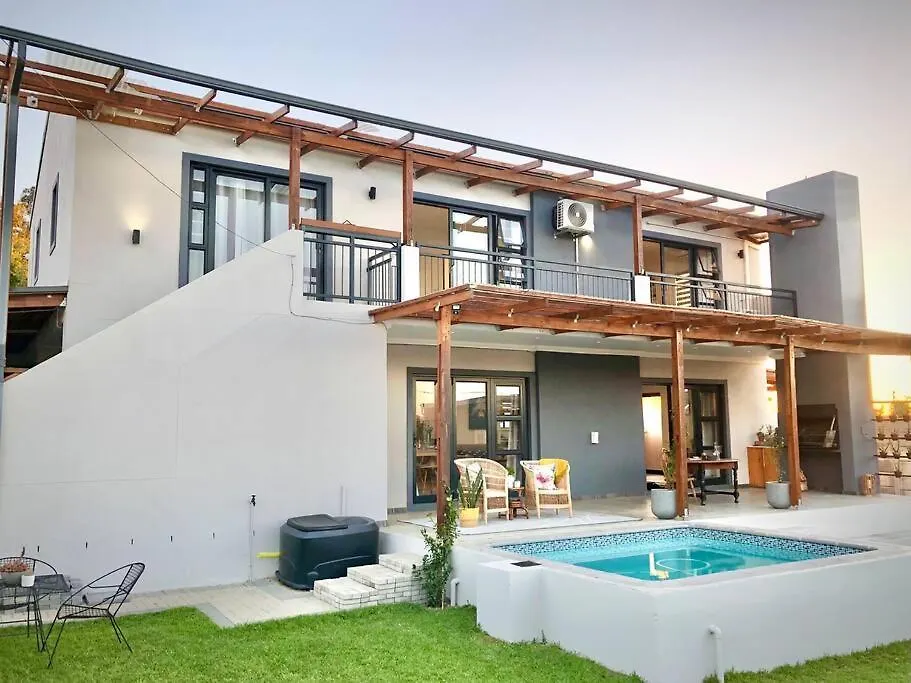 Cape Winelands Mountain View Getaway-1