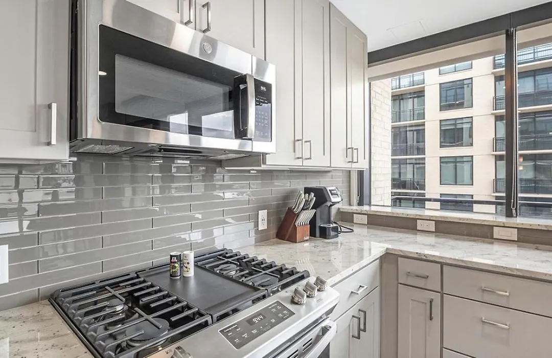 Landing Modern Apartment With Amazing Amenities-1