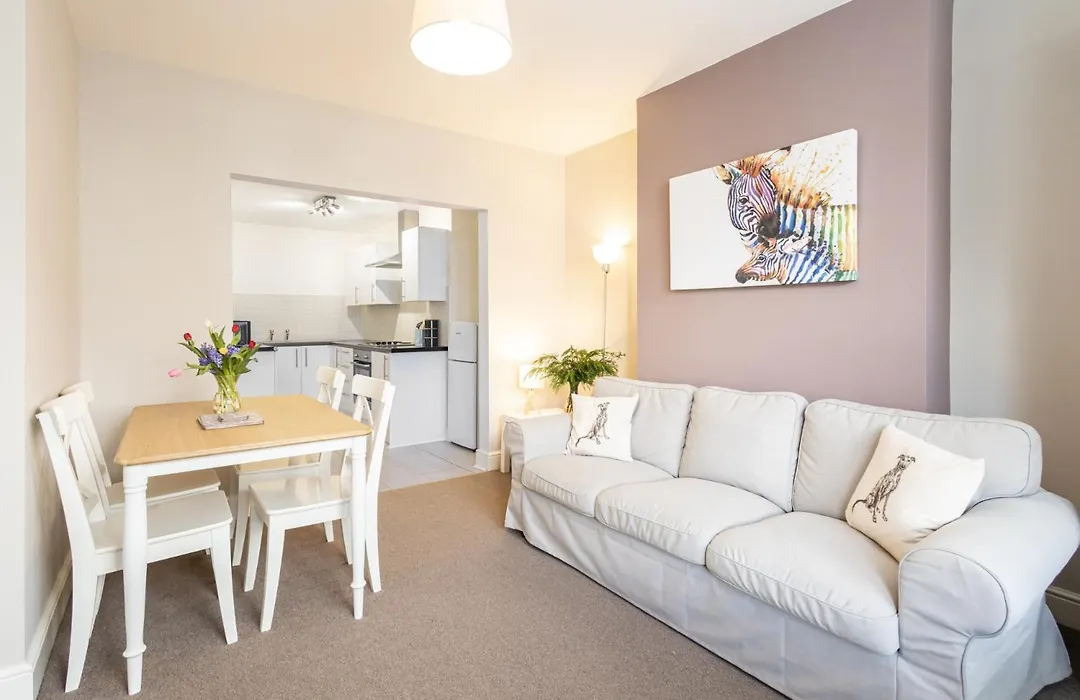 Host & Stay - Trafalgar Square Apartments-1