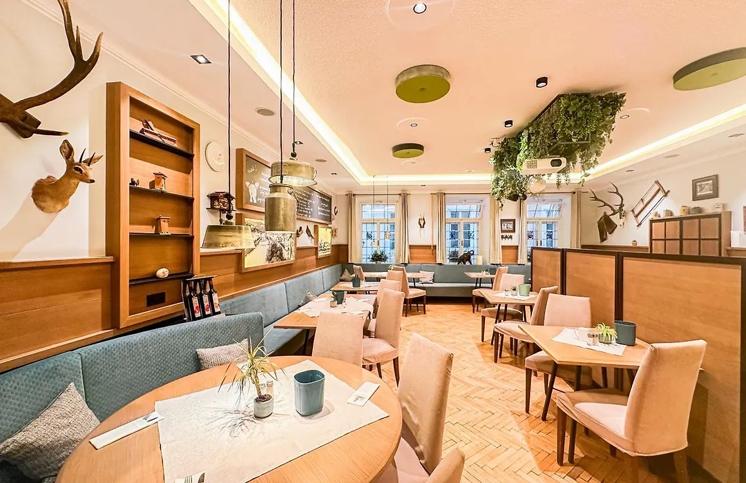 Hotel Elefant-1
