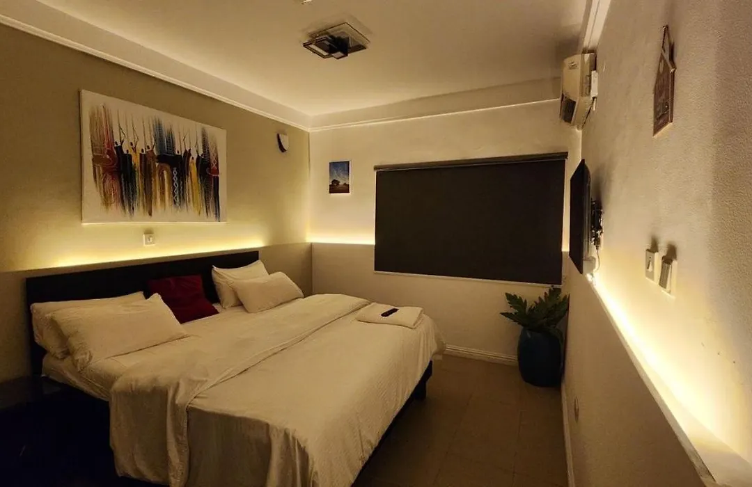 Timeless Apartment Oniru-1