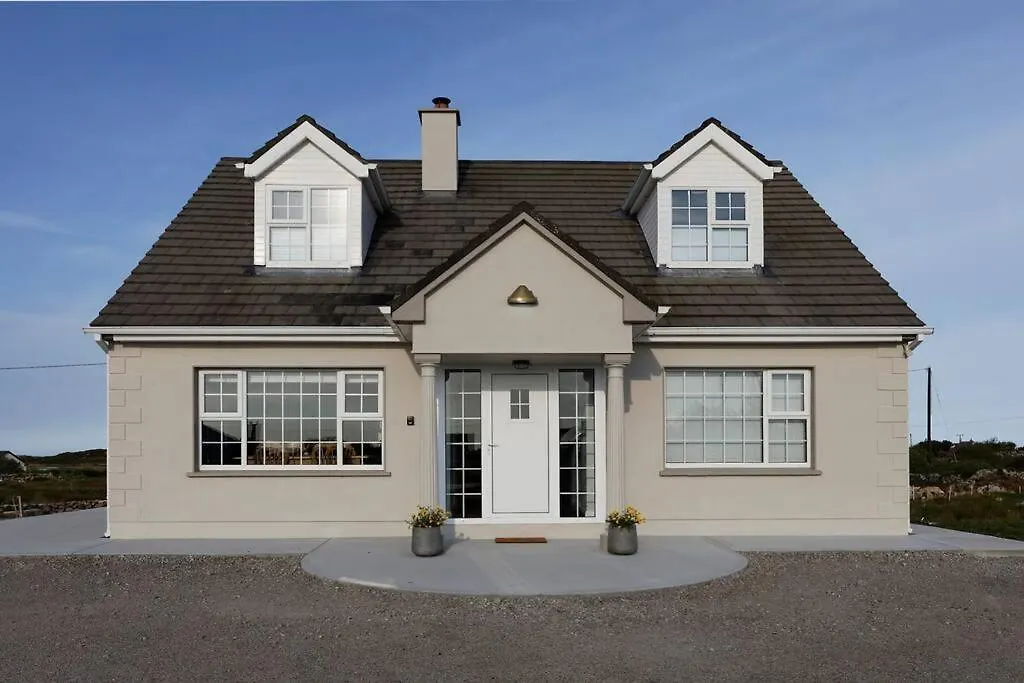 Entire Coastal Home In Connemara Ireland-1