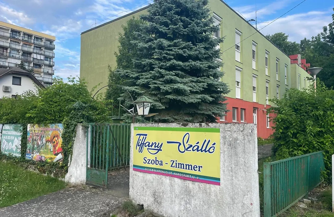 Tifani Szallo-1