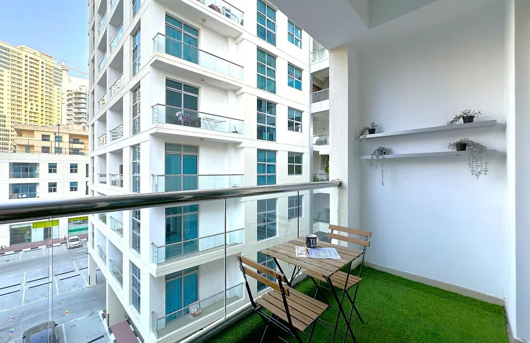 Ultra Luxury Flat Fully Upgrade With Balcony In Marina-1