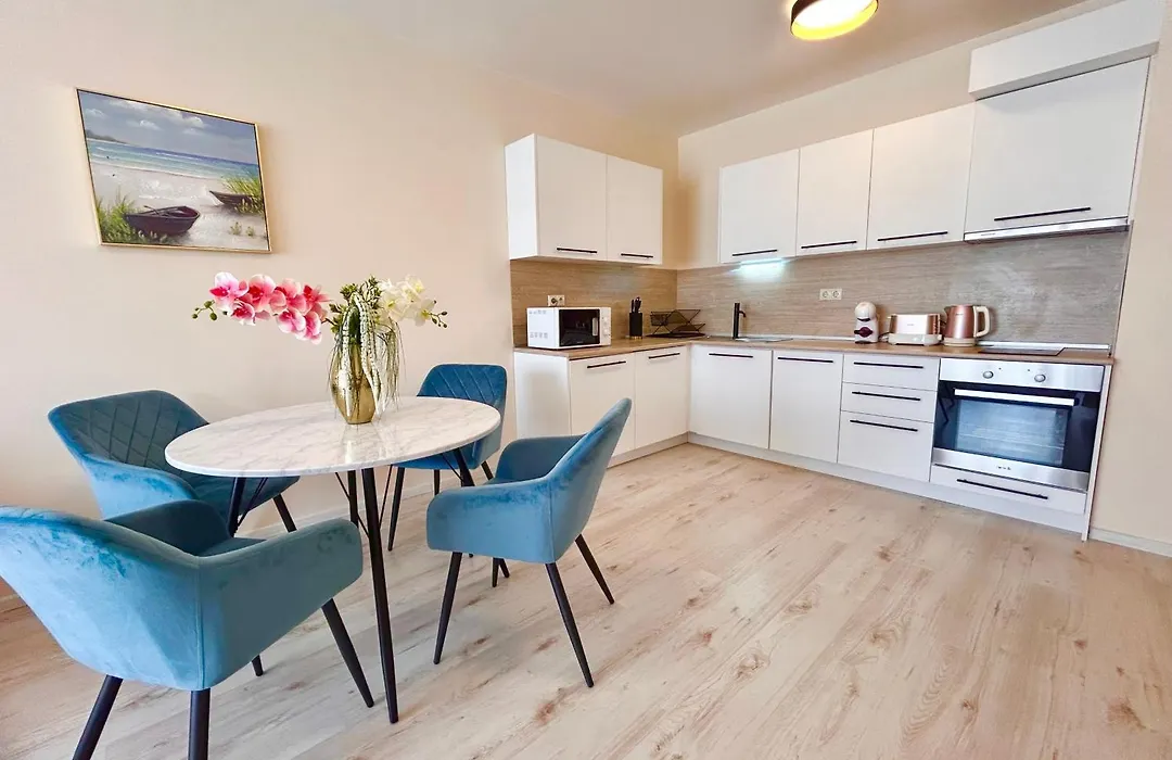 Blue Lagoon Seafront Apartments By Linas Bnb-1