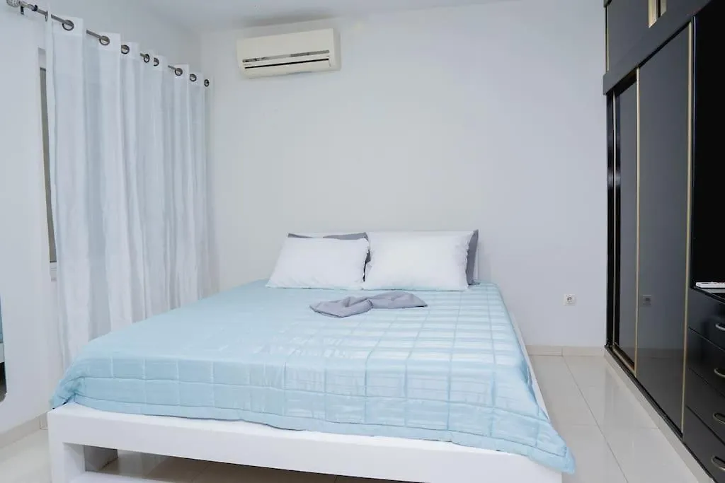 Nice And Modern With King Size Bed-1
