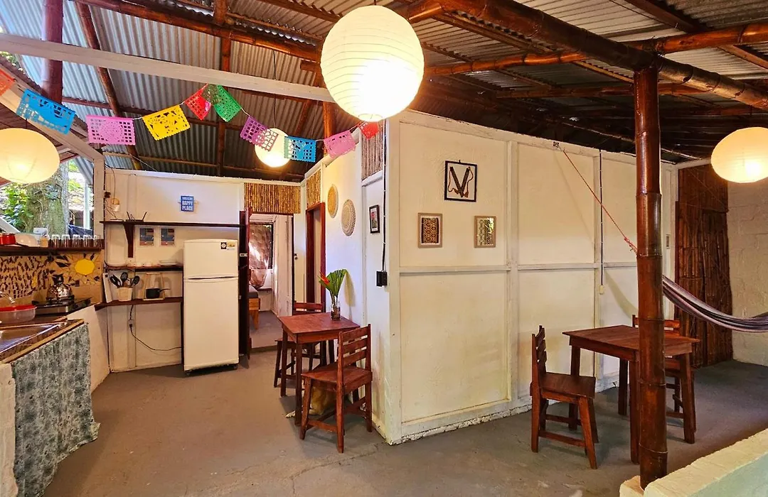 Oropopo - Rustic Jungle Studio Near Steps To Chiquita Beach-1