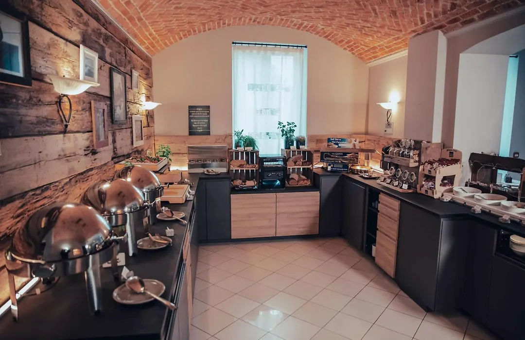 Hotel Benaco-1