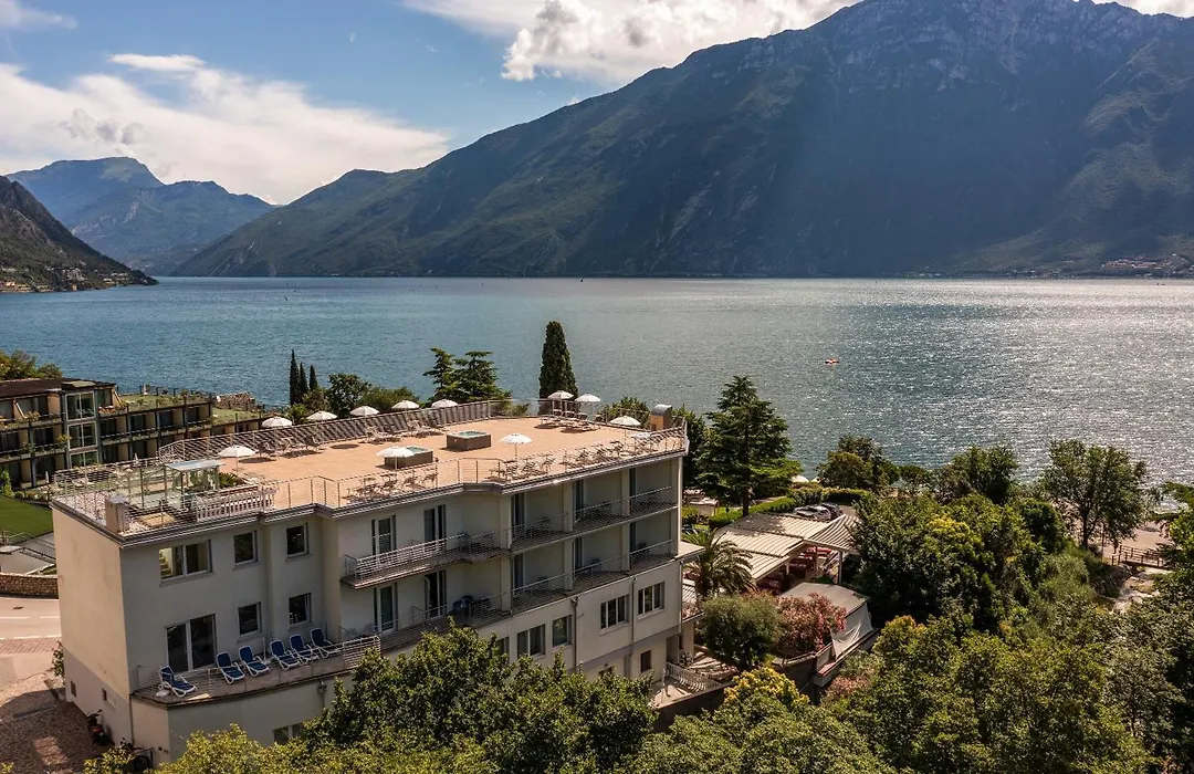 Hotel Sogno Del Benaco-1