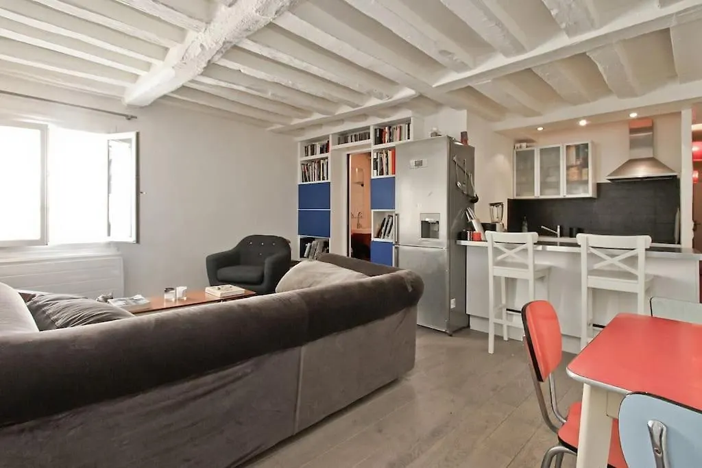 Charming Apartment In Le Marais-1