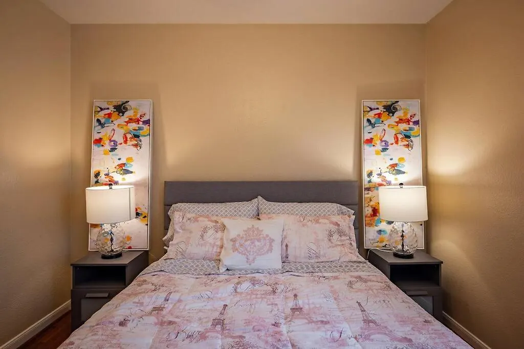 Cozy 3 Bedrooms House - Feel Like Home-1