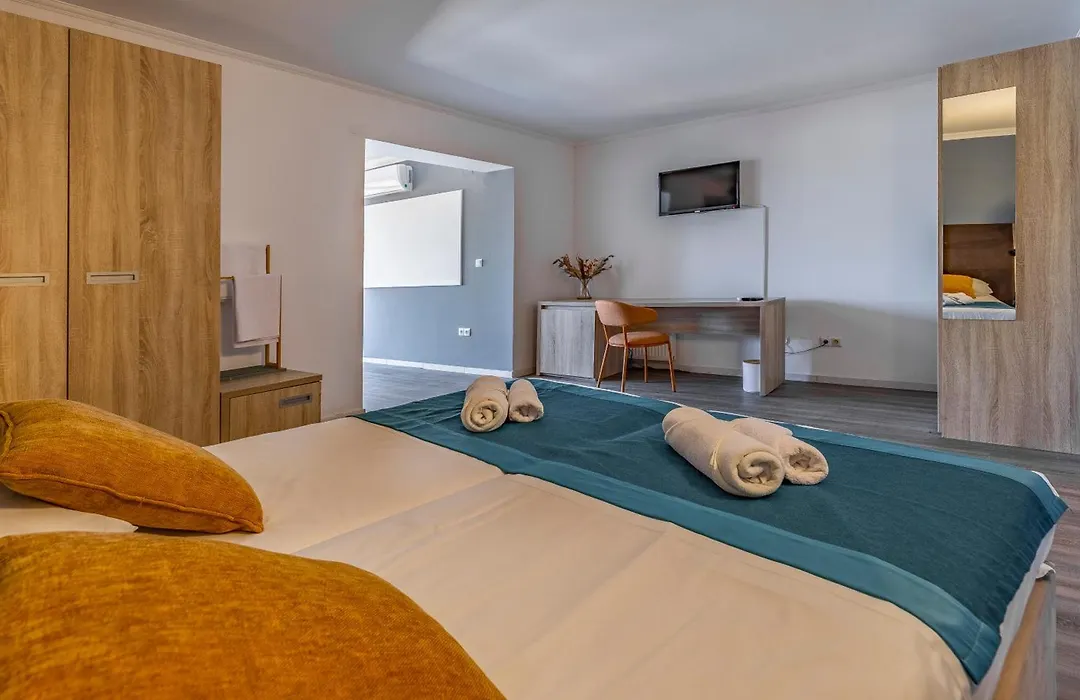 Hotel Koral-1