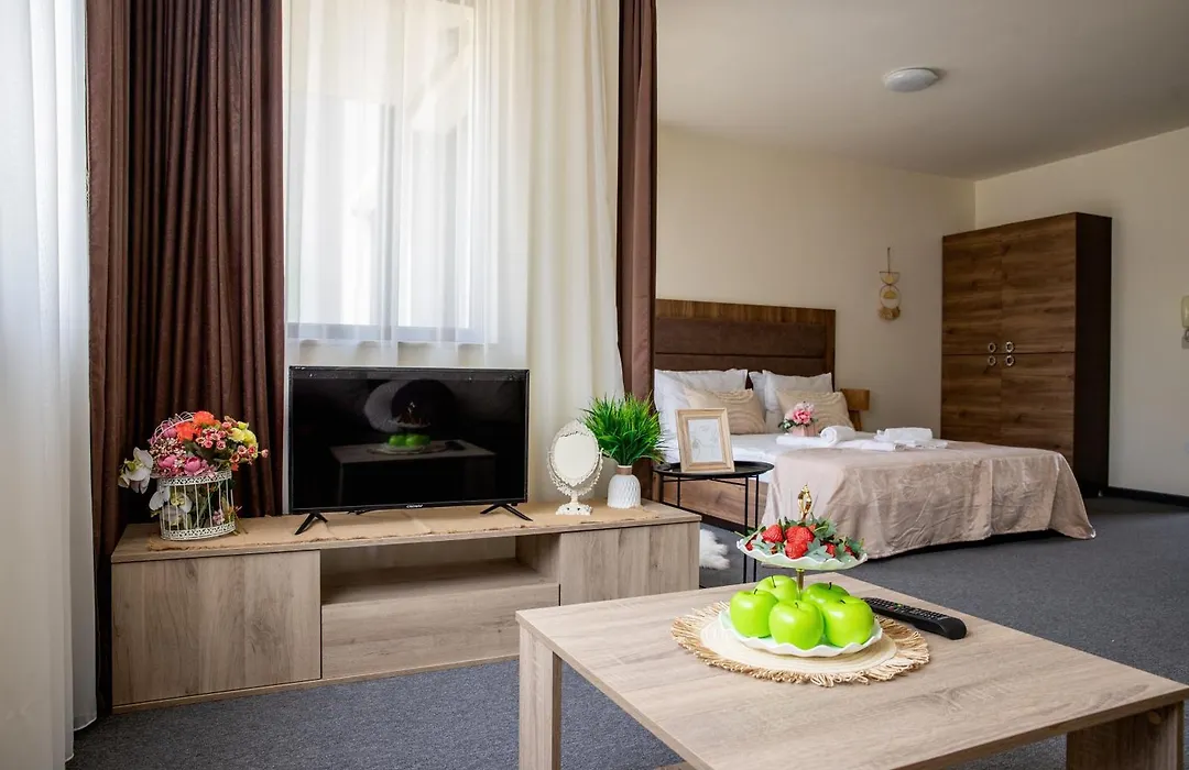 Studio Suite With Balcony-1