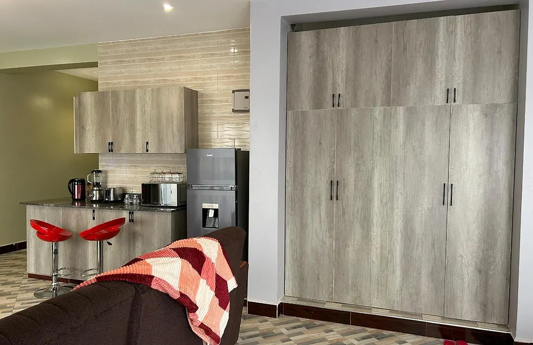 Daisy'S Apartments-1