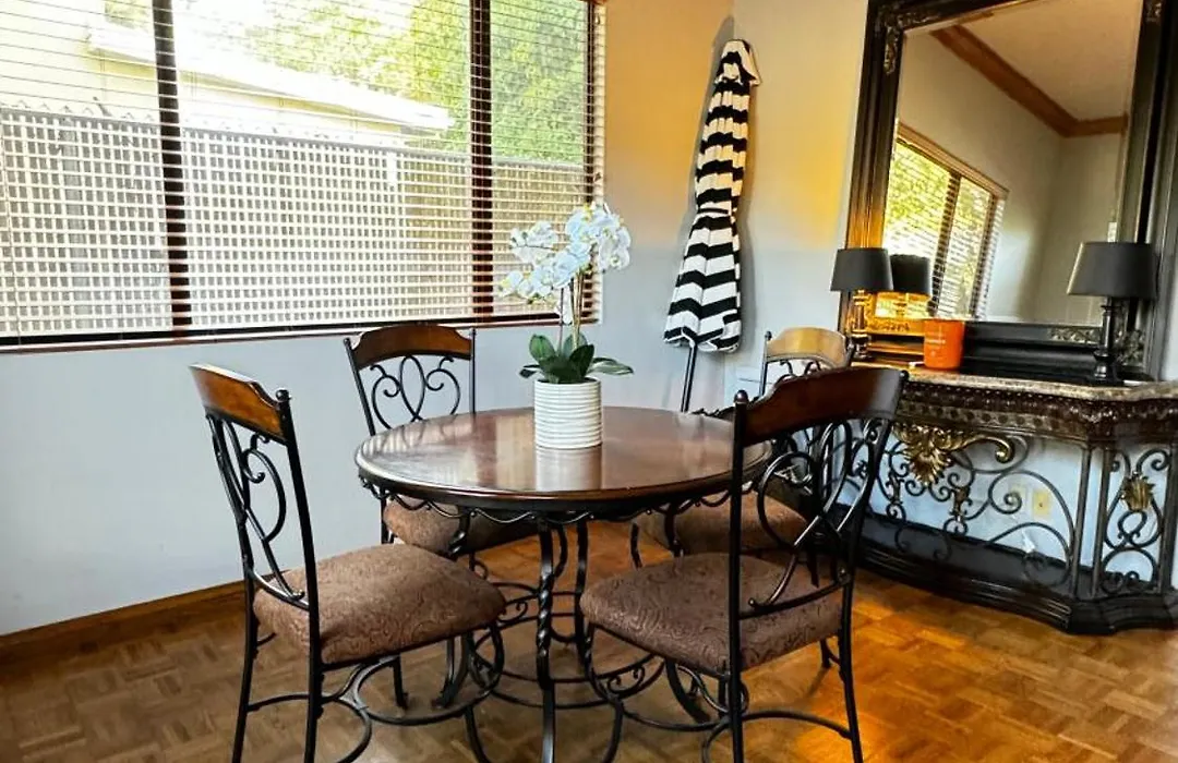 Montecito Cottage-1