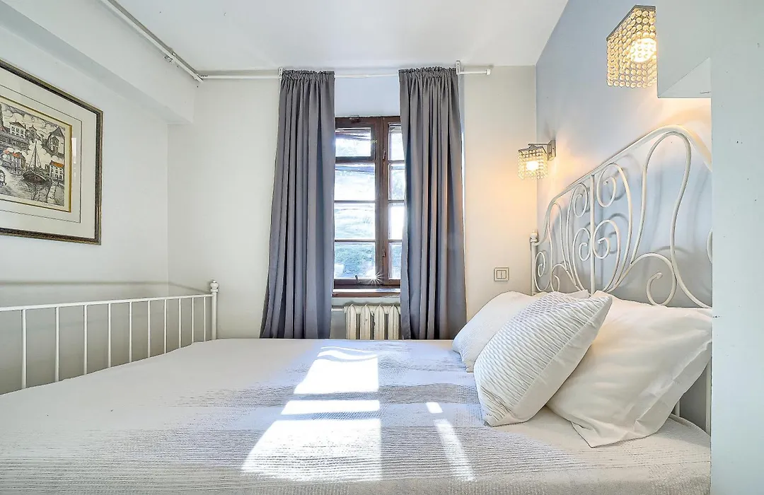 Elegant Apartment In Old Town Vilnius Self Check In 24X7 By H&H-1