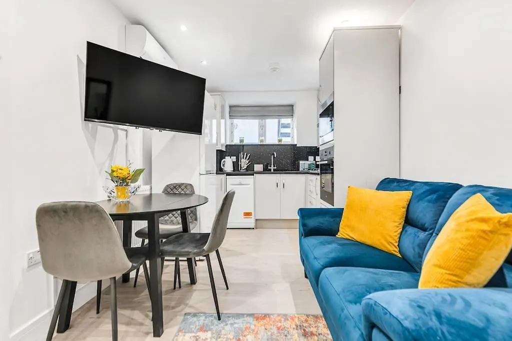 Luxstay Holland Park Apartment With Ac-1