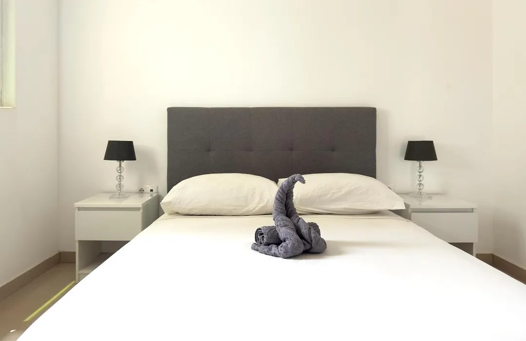 3 Bedroom Apt, Free Wifi & Ac, Cidadela - Lcgr-1