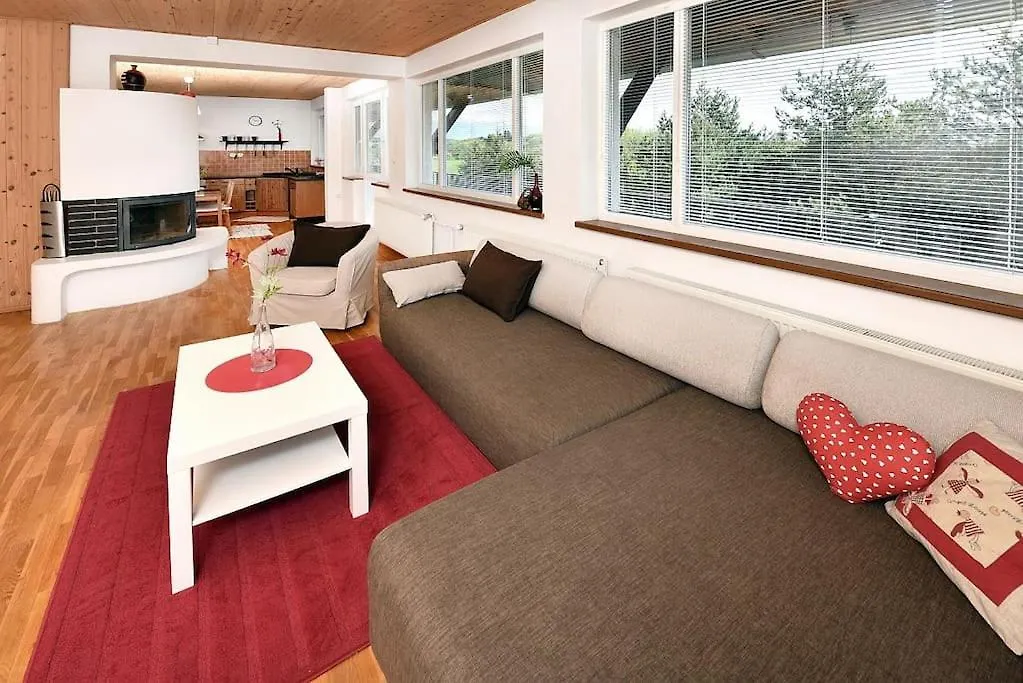 Priestranny, Svetly Apartman-1