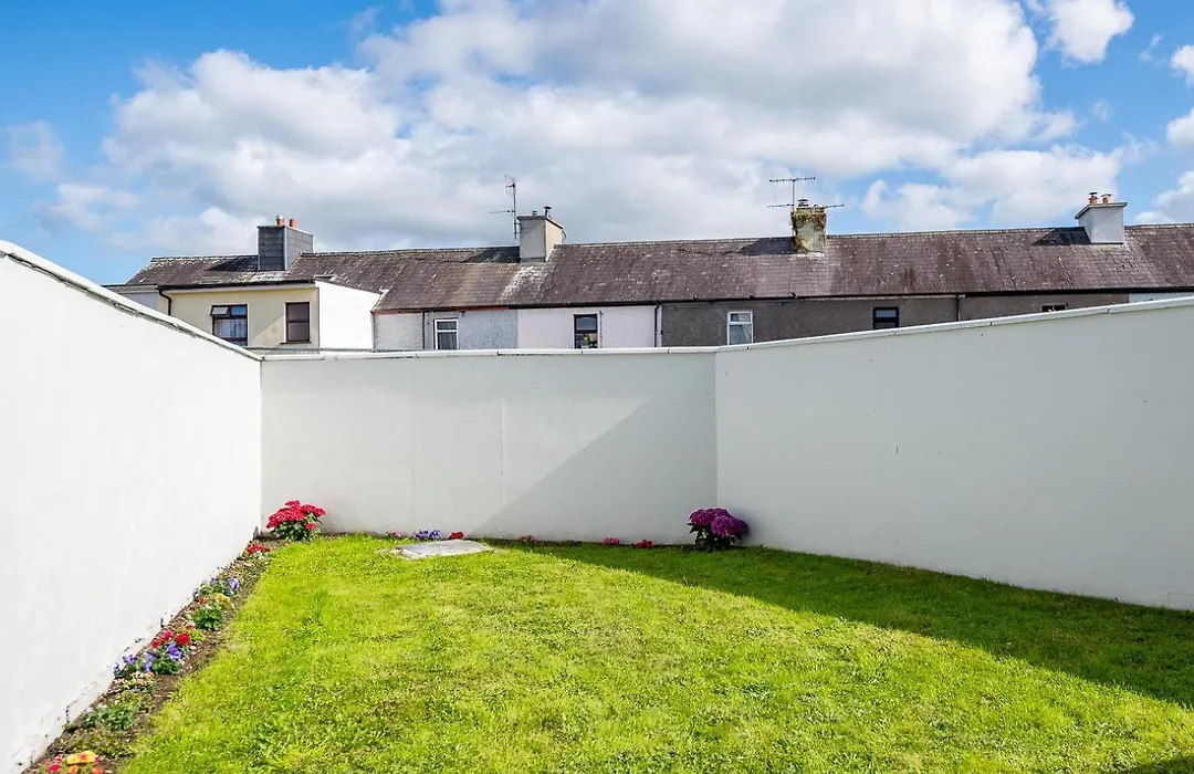 3 Bedroom Pet Friendly Home In The Heart Of Kenmare Town-1