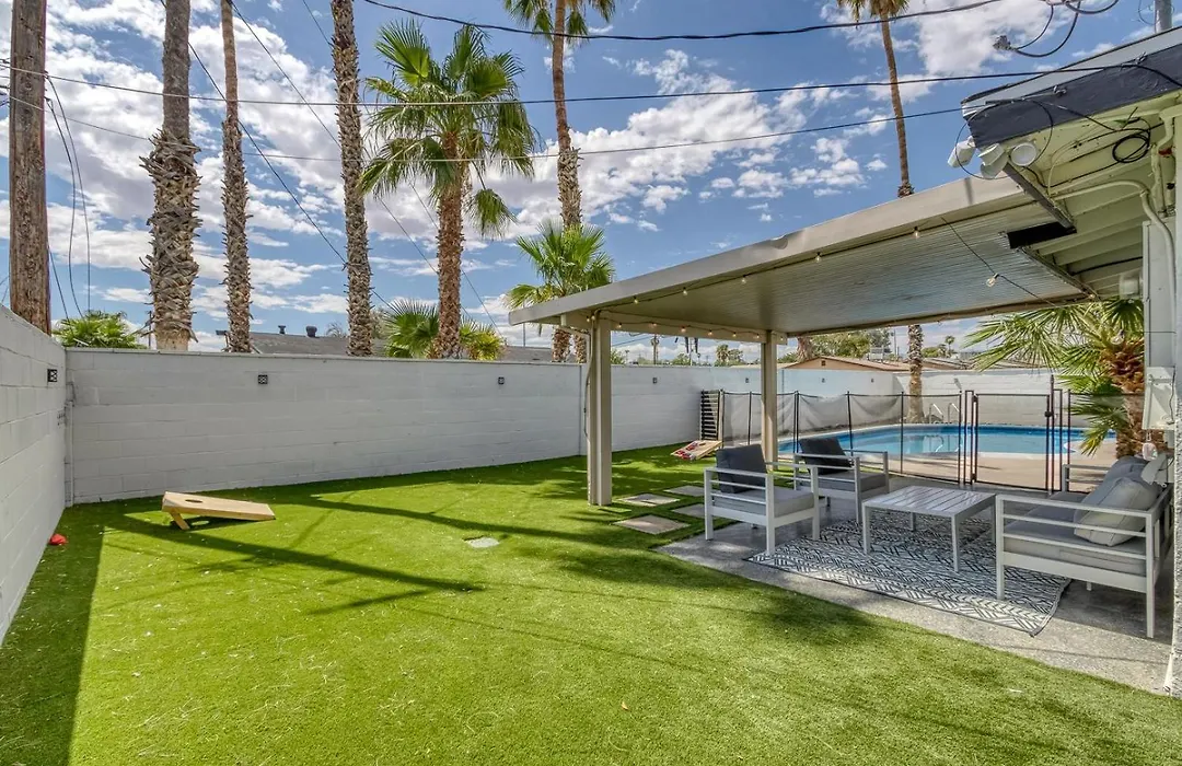 Getaway Villa W Pool In Vegas 10 Mins To Strip-1