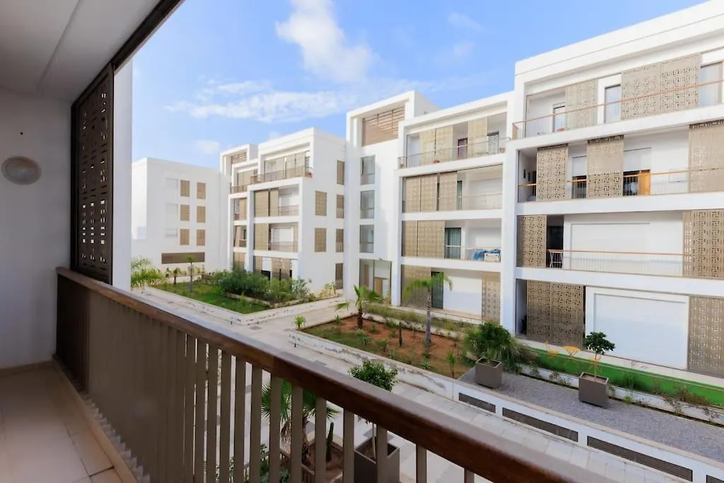 Spacious Waterfront 3Br Flat In Marina Sale-1