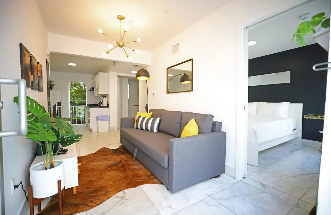 South Beach 2 Bedroom Family Pet Friendly Apartment With Free Parking On Premise-1