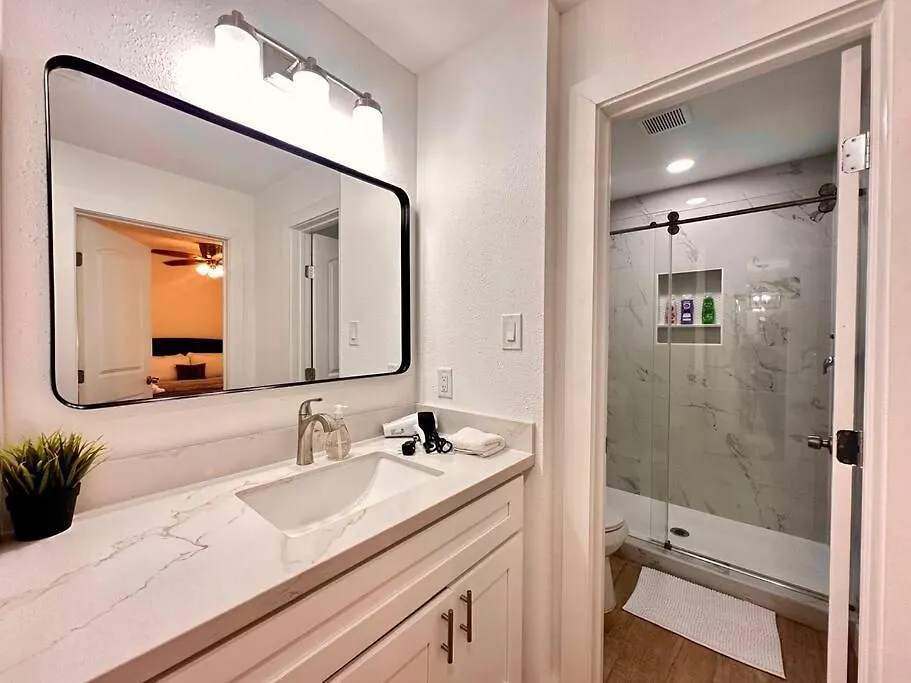 1Br And 1Ba Modern Apartment In Montrose In Houston'S Prime Location-1