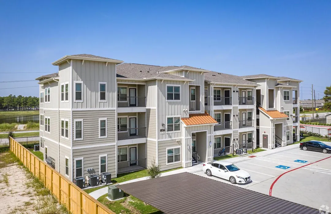 C Creek 10308 I Modern 2Bd Apt I Secure Property-1