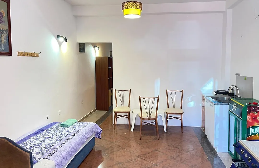 Hostel Flash Ulcinj-1