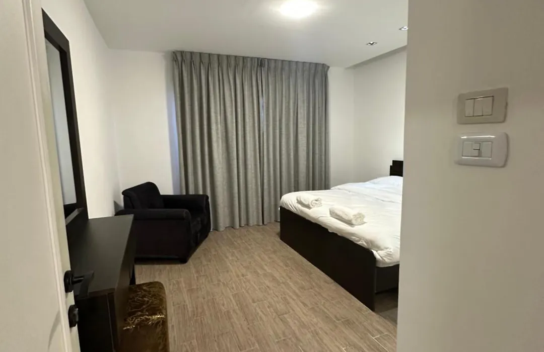 Central Apartment For Rent 21-1