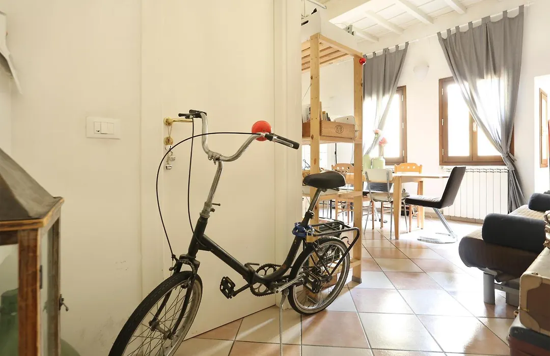 Firenze Central Room For Rent-1
