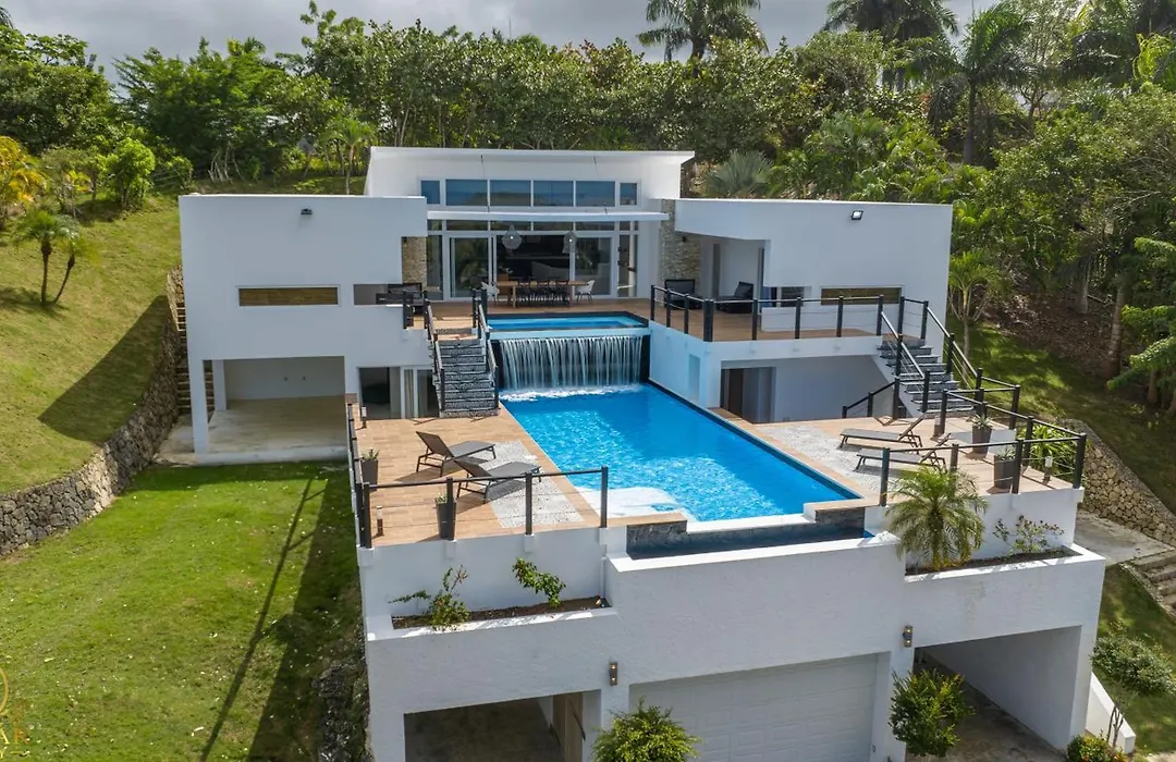Luxury Villa With Ocean View!-1