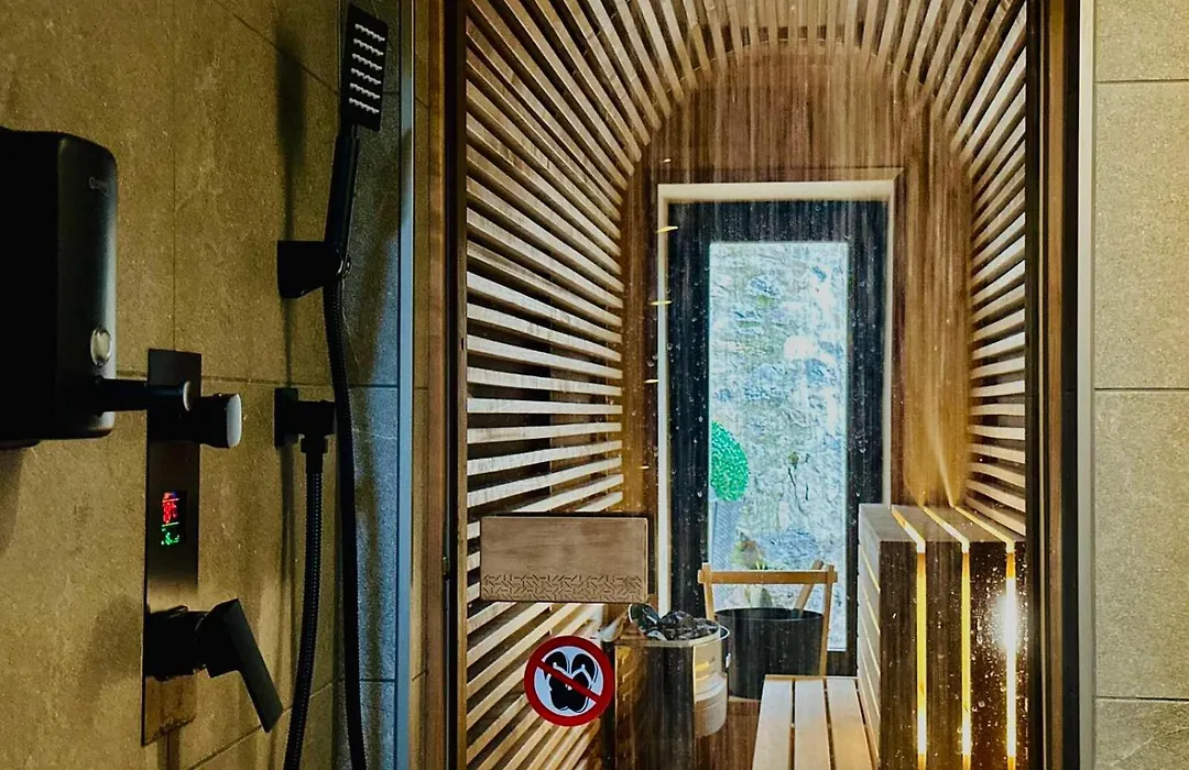 Spa Villa Mezinska Jacuzzi Sauna-1
