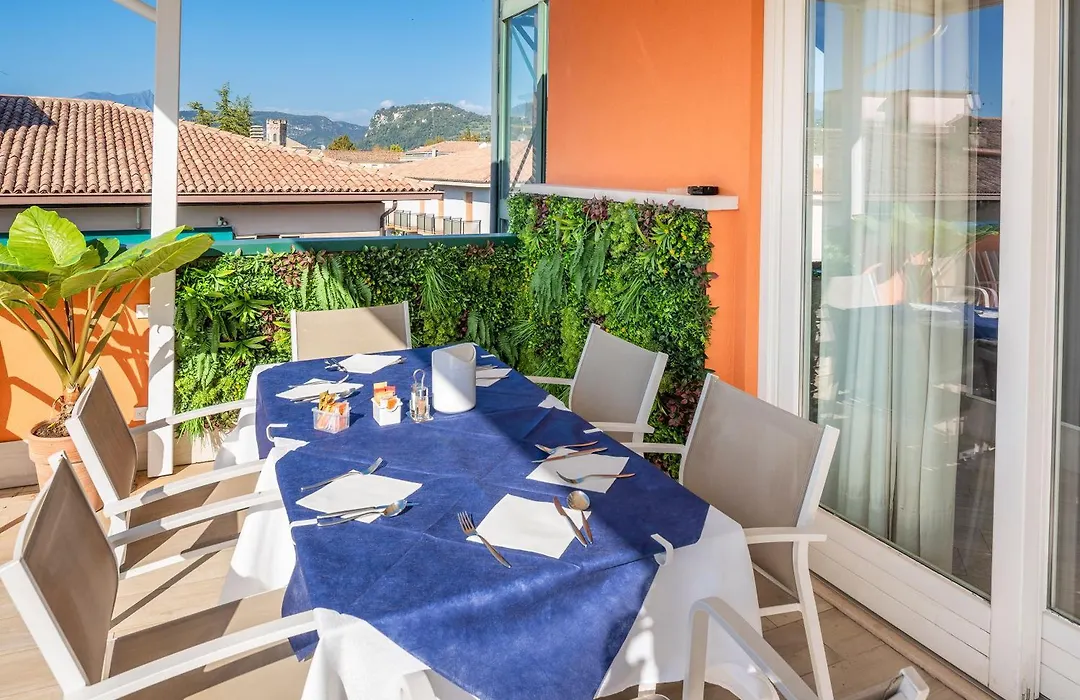 Blue Lake Residence - Bardolino-1