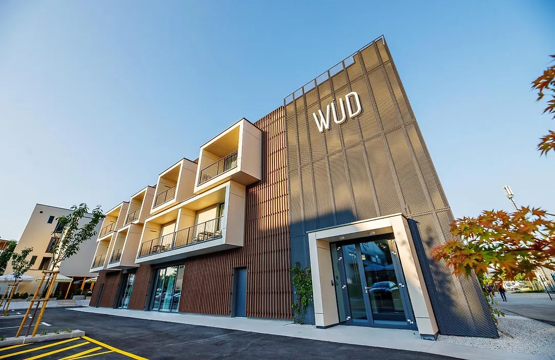 Wud Hotel-1