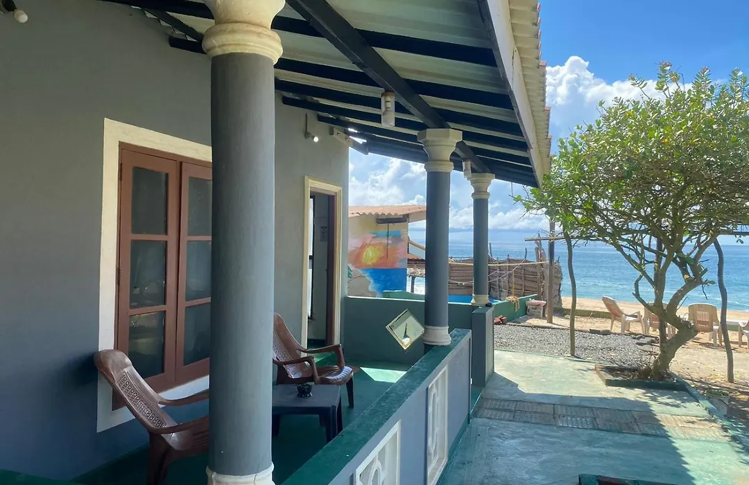 Happy Beach Safari Retreat-1